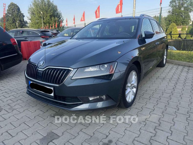 Škoda Superb - hlavní foto