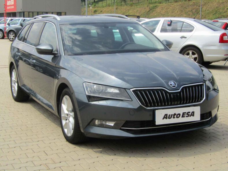 Škoda Superb - hlavní foto