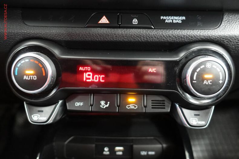 Kia Rio - hlavní fotka