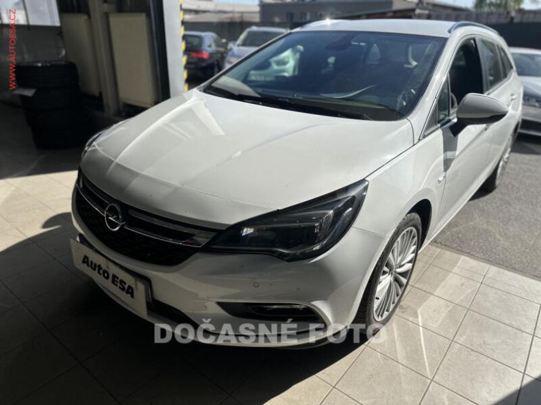 Opel Astra - hlavní foto