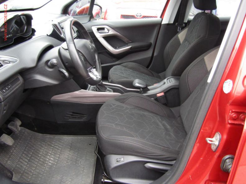 Peugeot 2008 - hlavní fotka