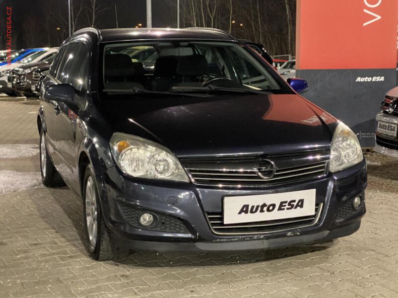 Opel Astra - hlavní foto