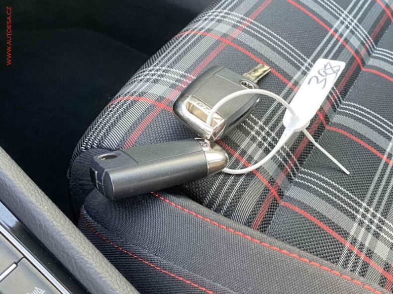 Volkswagen Golf - hlavní fotka