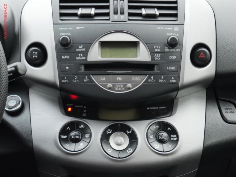 Toyota RAV 4 - hlavní fotka