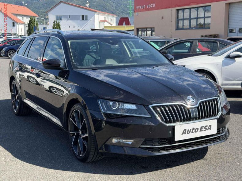 Škoda Superb - hlavní foto