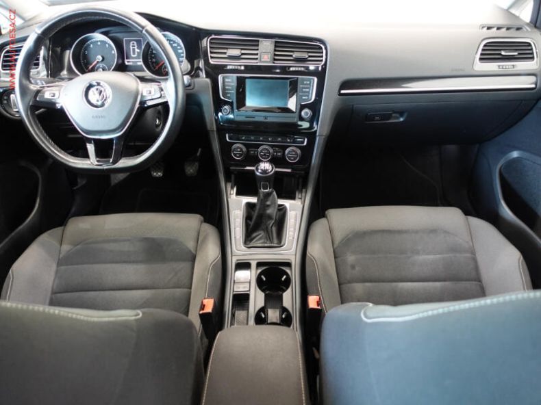 Volkswagen Golf - hlavní fotka