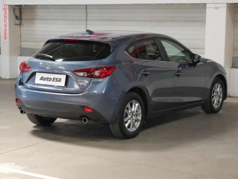 Mazda 3 - hlavní fotka