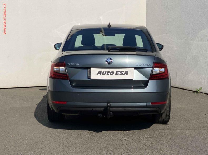 Škoda Octavia - hlavní fotka