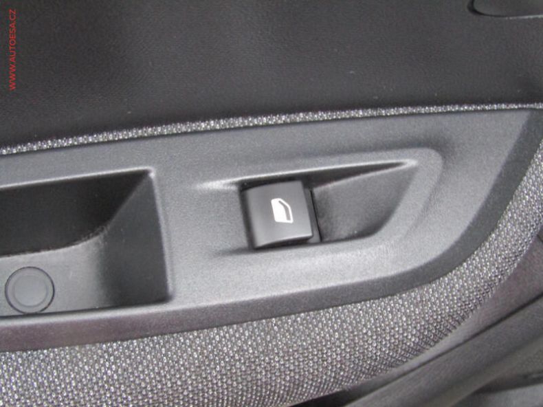 Peugeot 2008 - hlavní fotka