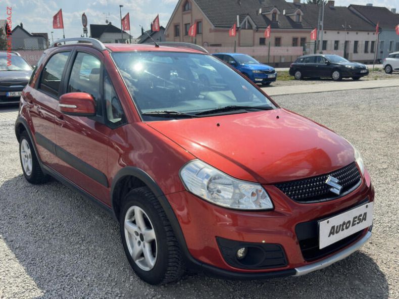 Suzuki SX4 - hlavní foto