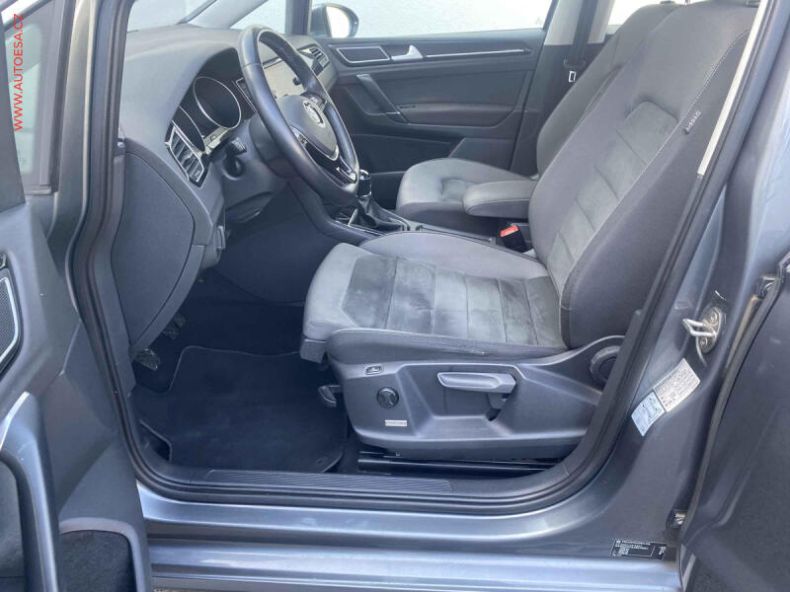 Volkswagen Golf - hlavní fotka
