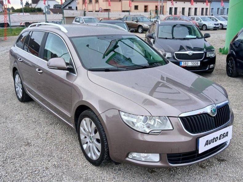 Škoda Superb - hlavní foto