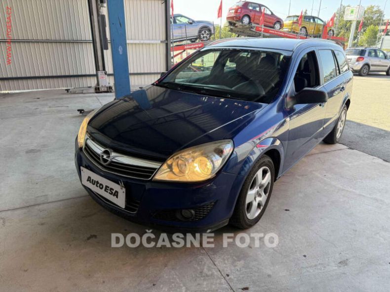 Opel Astra - hlavní foto