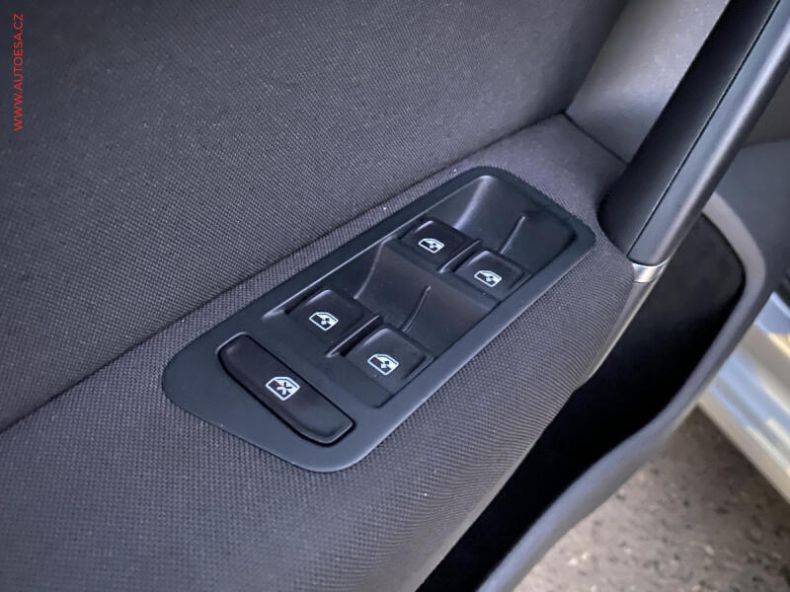 Volkswagen Golf - hlavní fotka