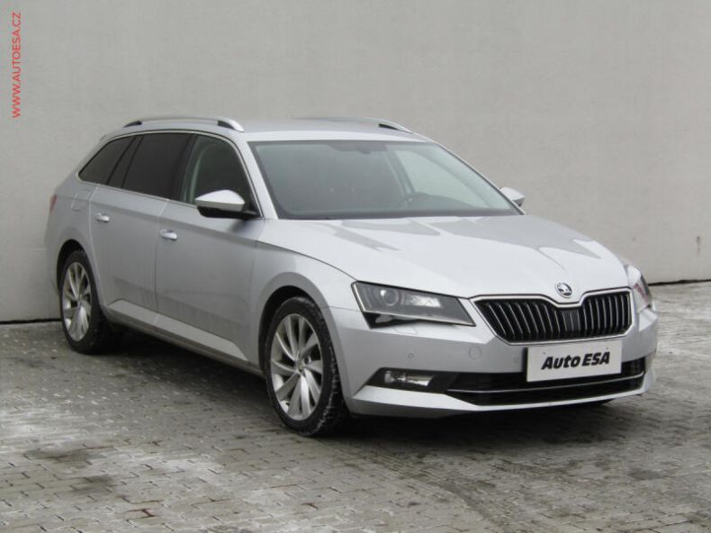 Škoda Superb - hlavní foto