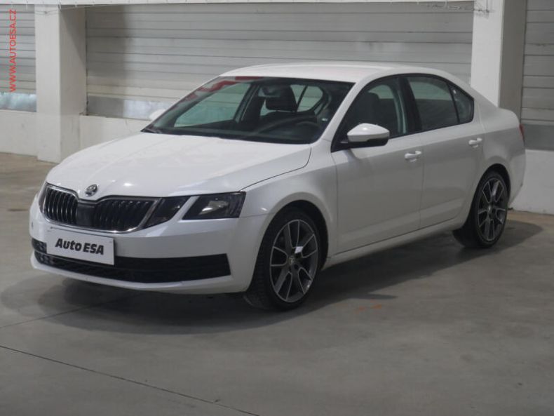 Škoda Octavia - hlavní fotka