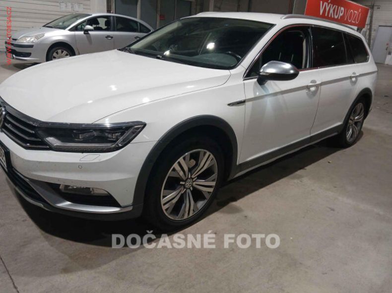 Volkswagen Passat - hlavní foto