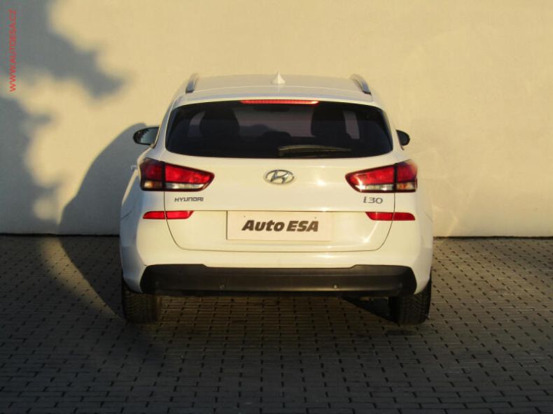 Hyundai i30 - hlavní fotka