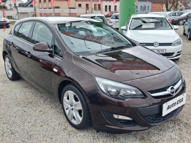 Opel Astra - hlavní foto