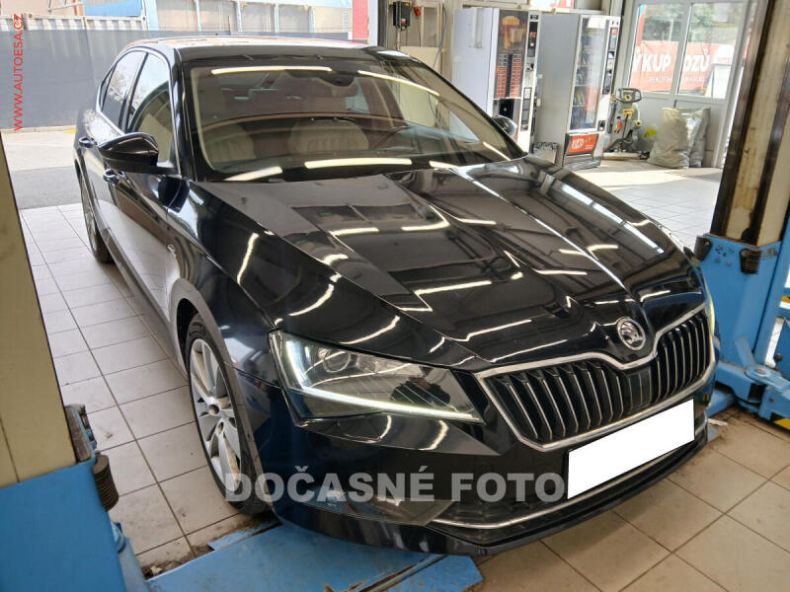 Škoda Superb - hlavní foto