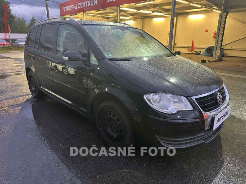 Volkswagen Touran - hlavní foto