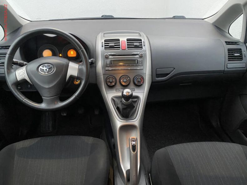 Toyota Auris - hlavní fotka