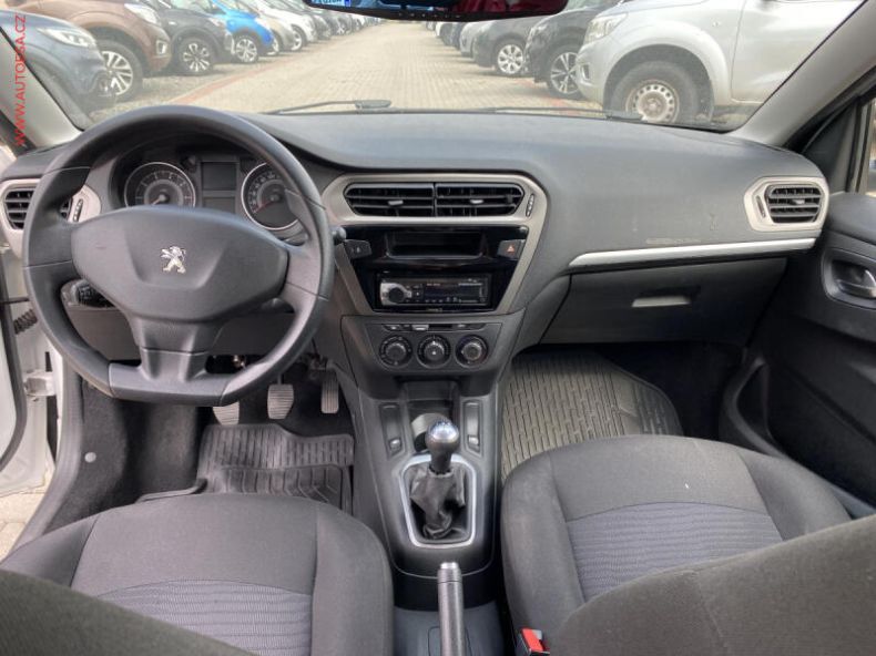 Peugeot 301 - hlavní fotka