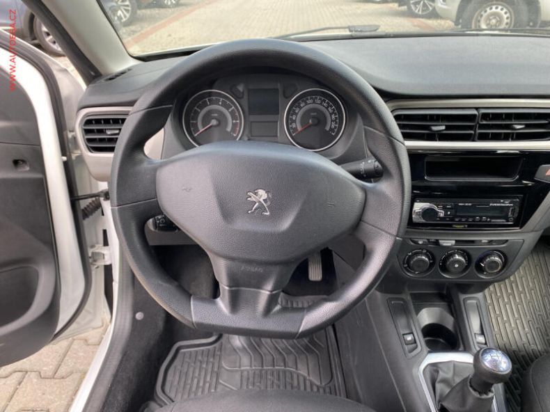 Peugeot 301 - hlavní fotka