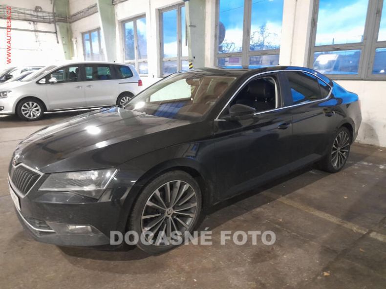 Škoda Superb - hlavní foto