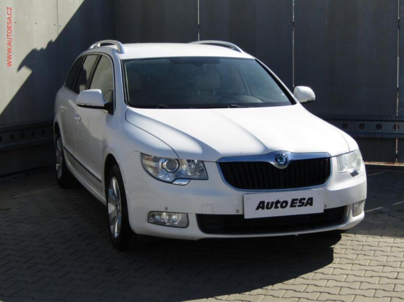 Škoda Superb - hlavní foto
