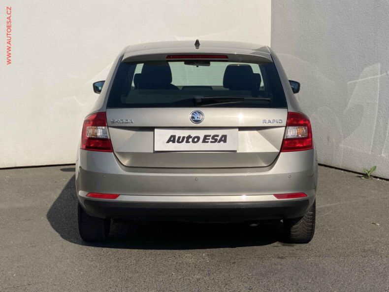 Škoda Rapid - hlavní fotka
