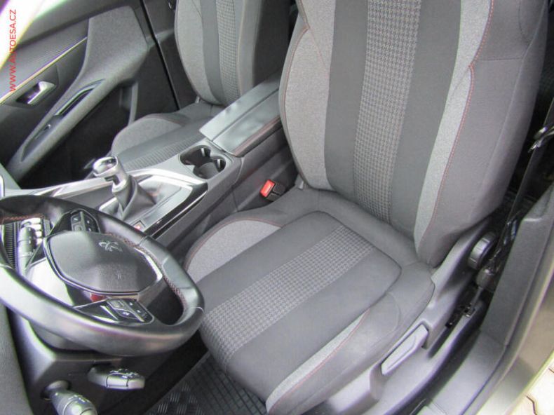 Peugeot 5008 - hlavní fotka