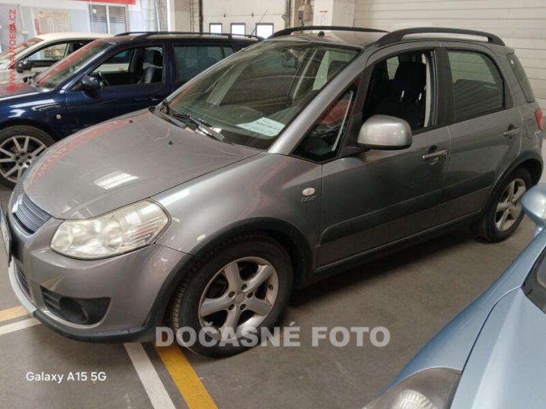 Suzuki SX4 - hlavní foto