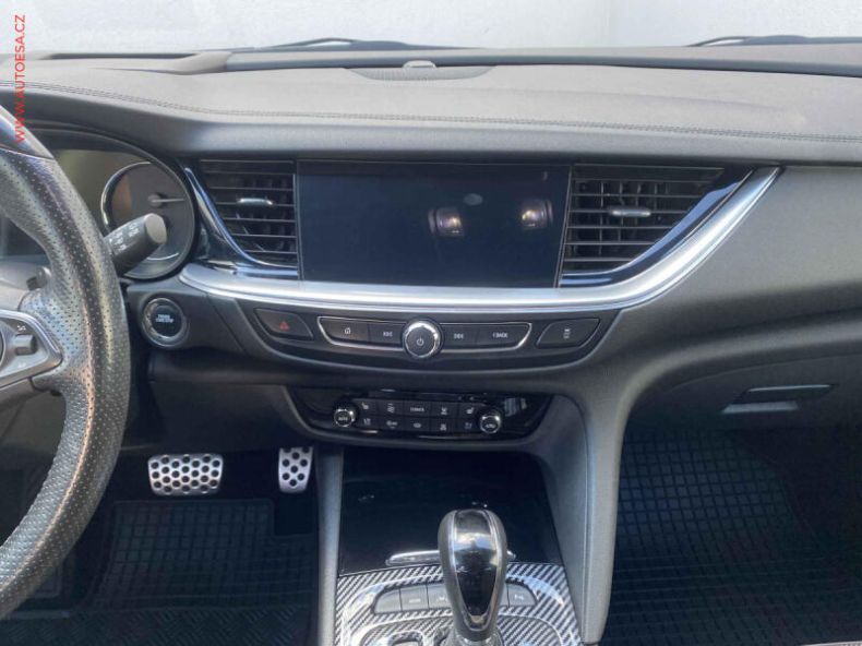 Opel Insignia - hlavní fotka