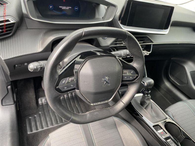 Peugeot 208 - hlavní fotka