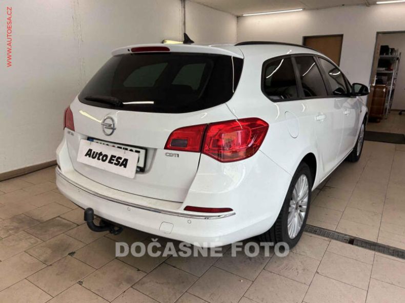 Opel Astra - hlavní fotka