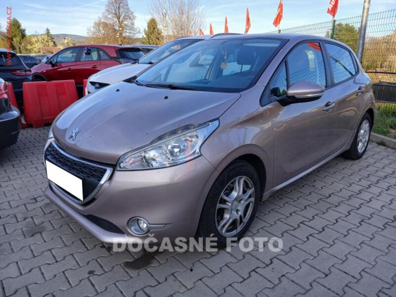 Peugeot 208 - hlavní foto