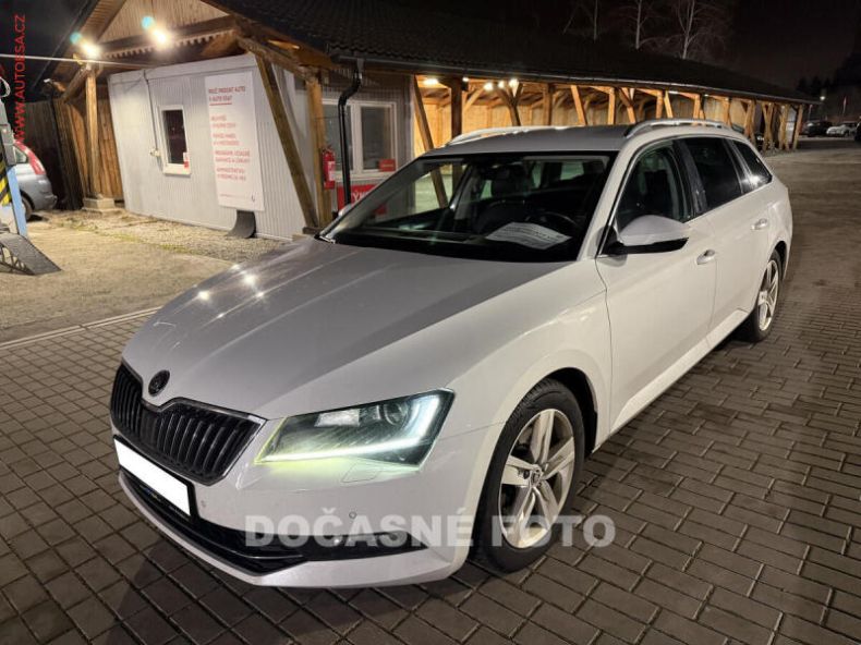 Škoda Superb - hlavní foto