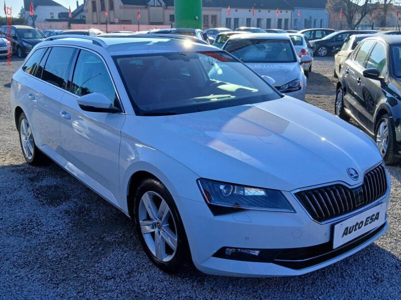 Škoda Superb - hlavní foto