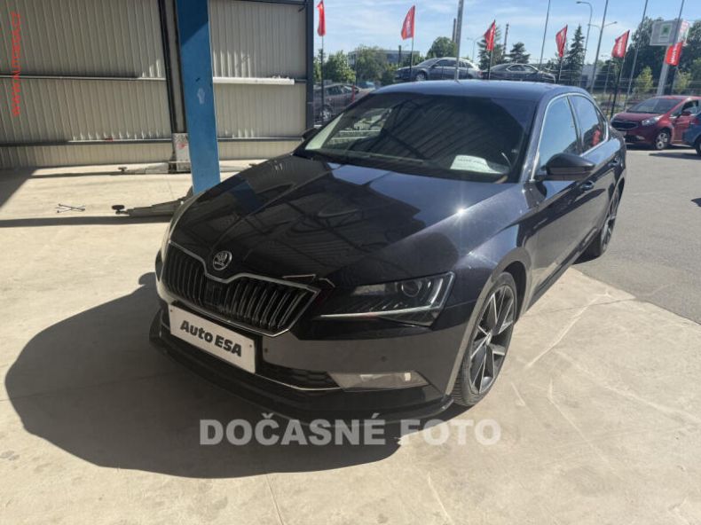 Škoda Superb - hlavní foto