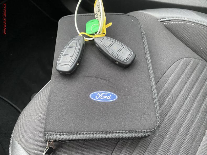 Ford Kuga - hlavní fotka