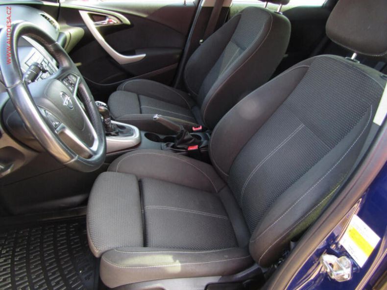 Opel Astra - hlavní fotka