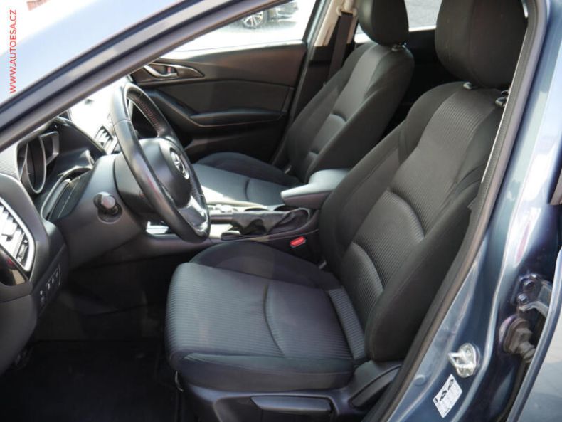 Mazda 3 - hlavní fotka