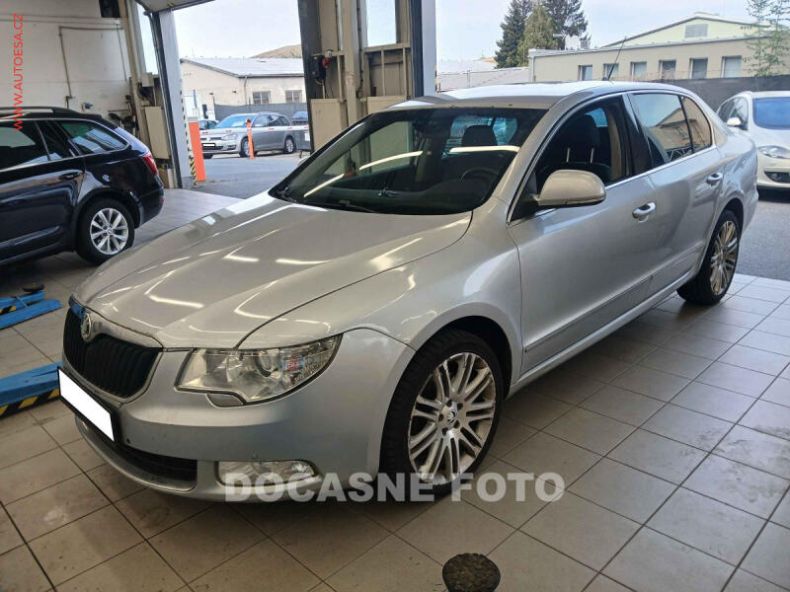 Škoda Superb - hlavní foto