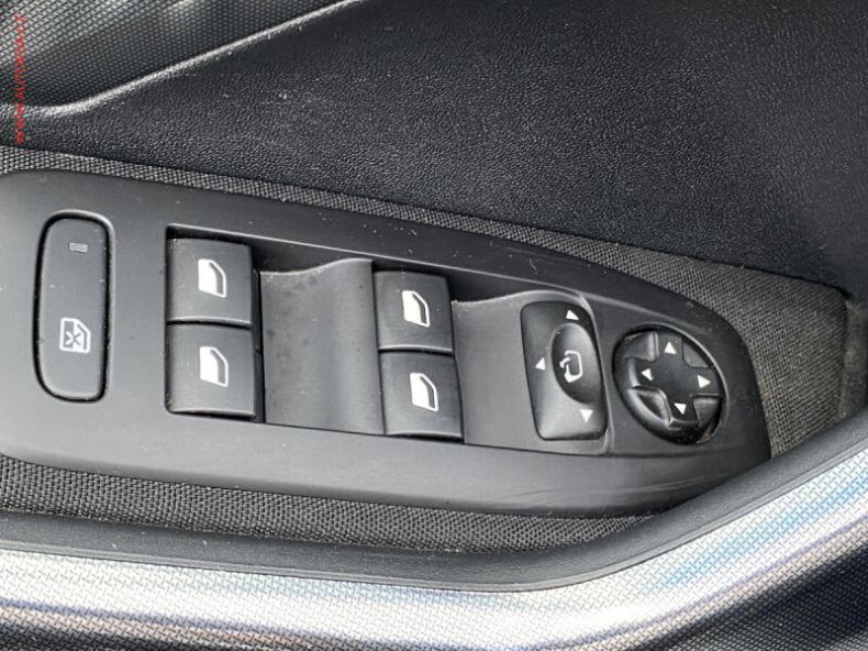 Peugeot 2008 - hlavní fotka