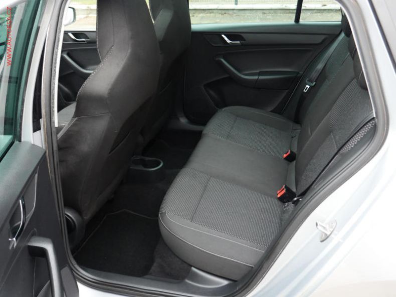 Škoda Rapid - hlavní fotka