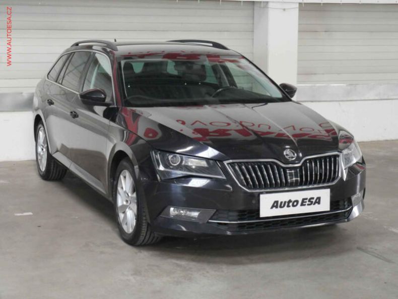 Škoda Superb - hlavní foto