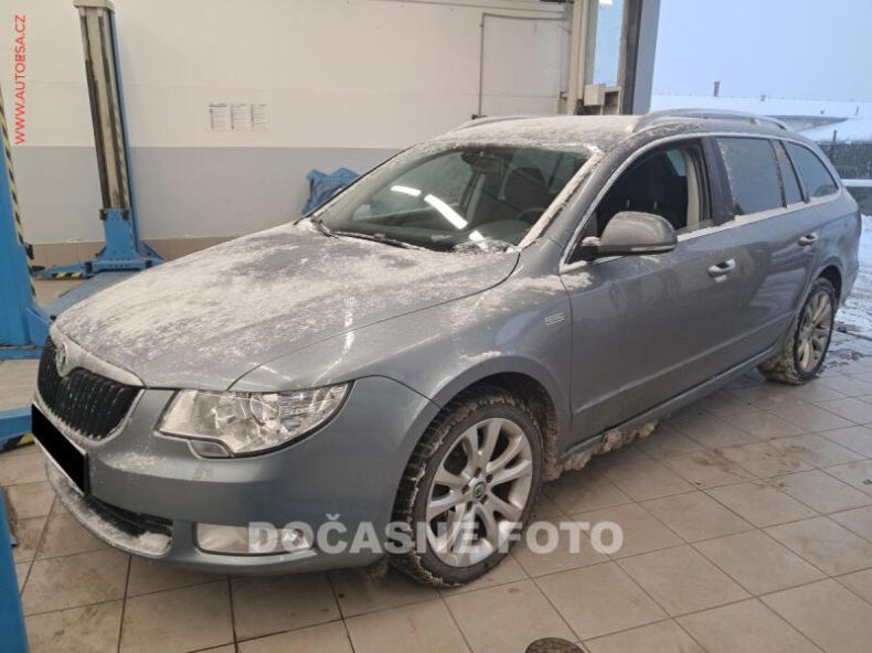 Škoda Superb - hlavní foto