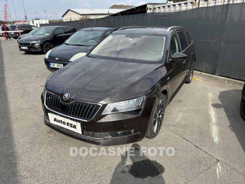 Škoda Superb - hlavní foto