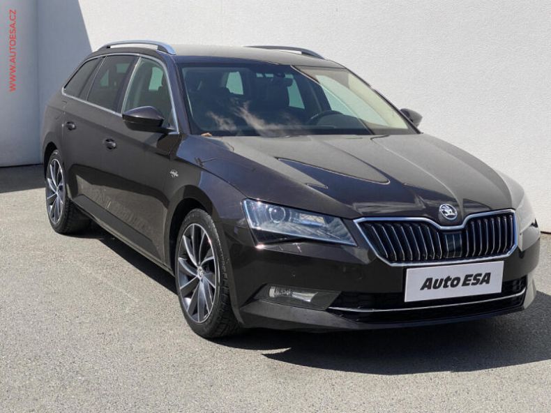 Škoda Superb - hlavní foto